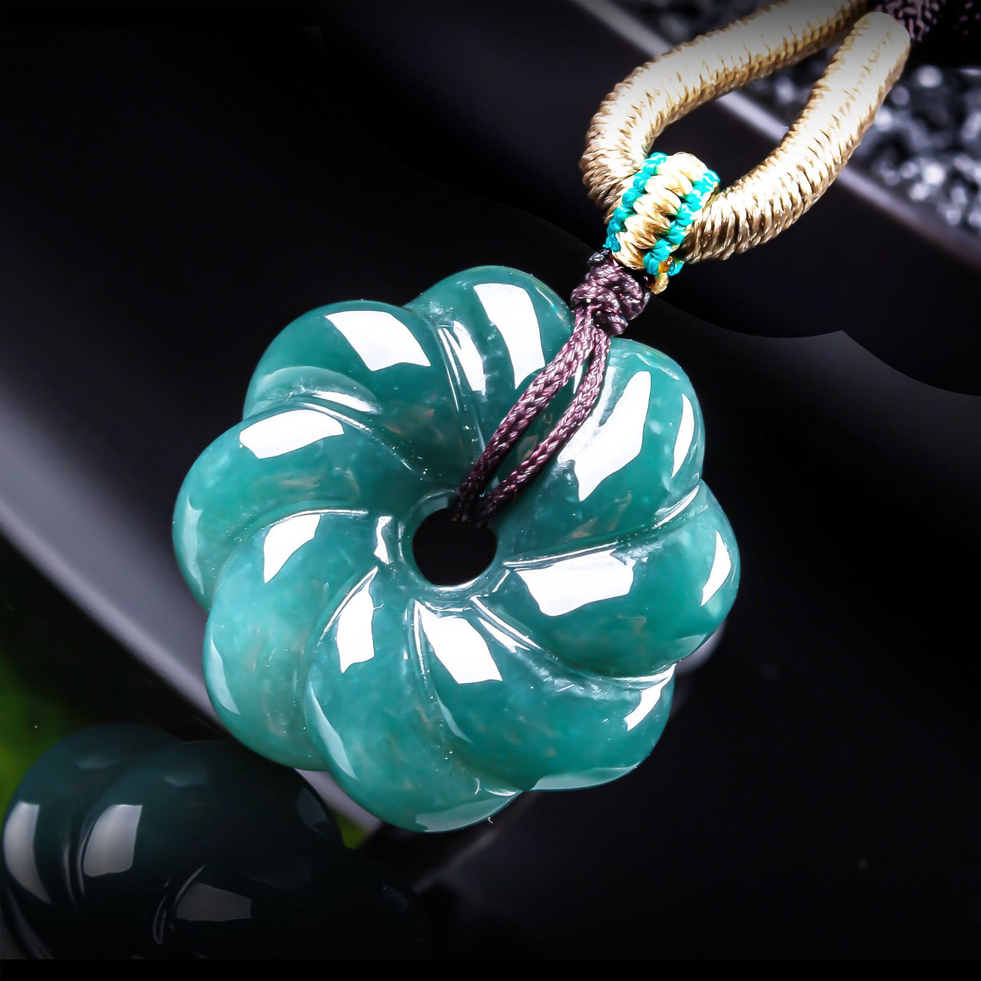 Necklace Pendant - Натуральный бирманский жадеитовый кулон в форме